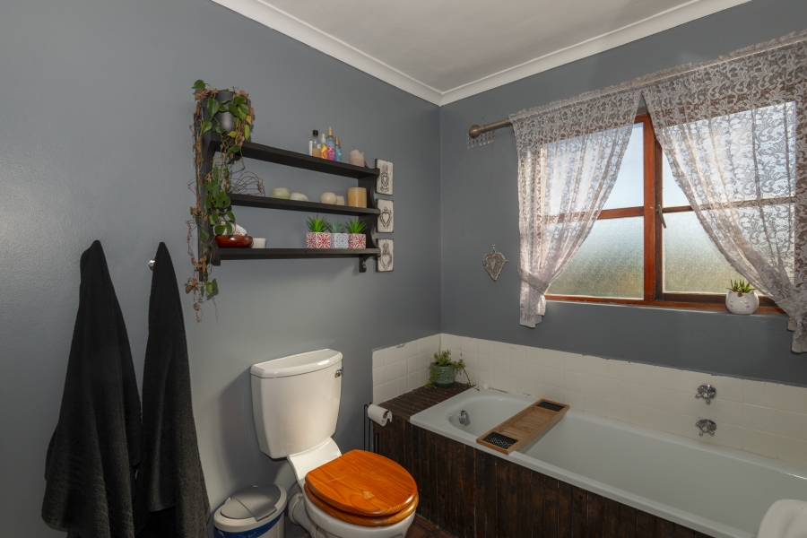 5 Bedroom Property for Sale in Trekoskraal Western Cape
